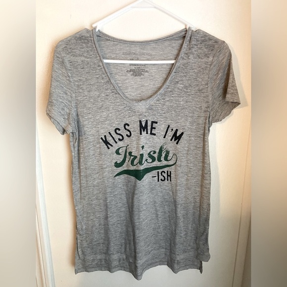 Kiss me I’m Irish-ish Cute T-Shirt! - Picture 1 of 3